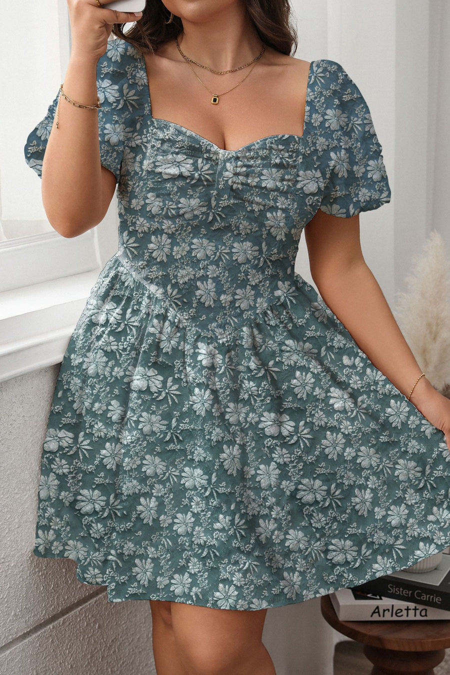 Casual plus size non-stretch flowers jacquard pleated short sleeve mini dress