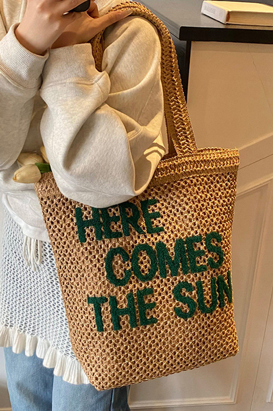 Stylish new letter embroidery weave straw beach shoulder bag