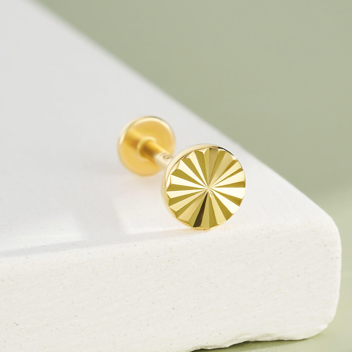 14K Gold Ray of Light Disc Threadless Cartilage Stud