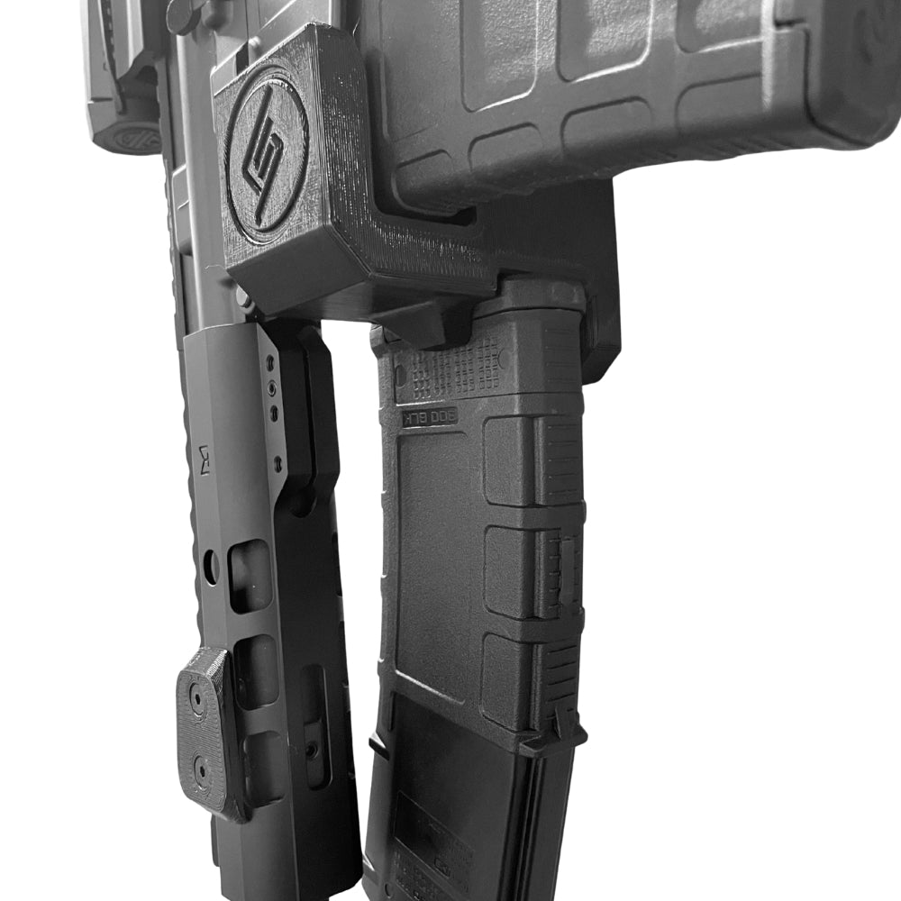 AR-15 QDM + PMAG (Quick Defense Mount)