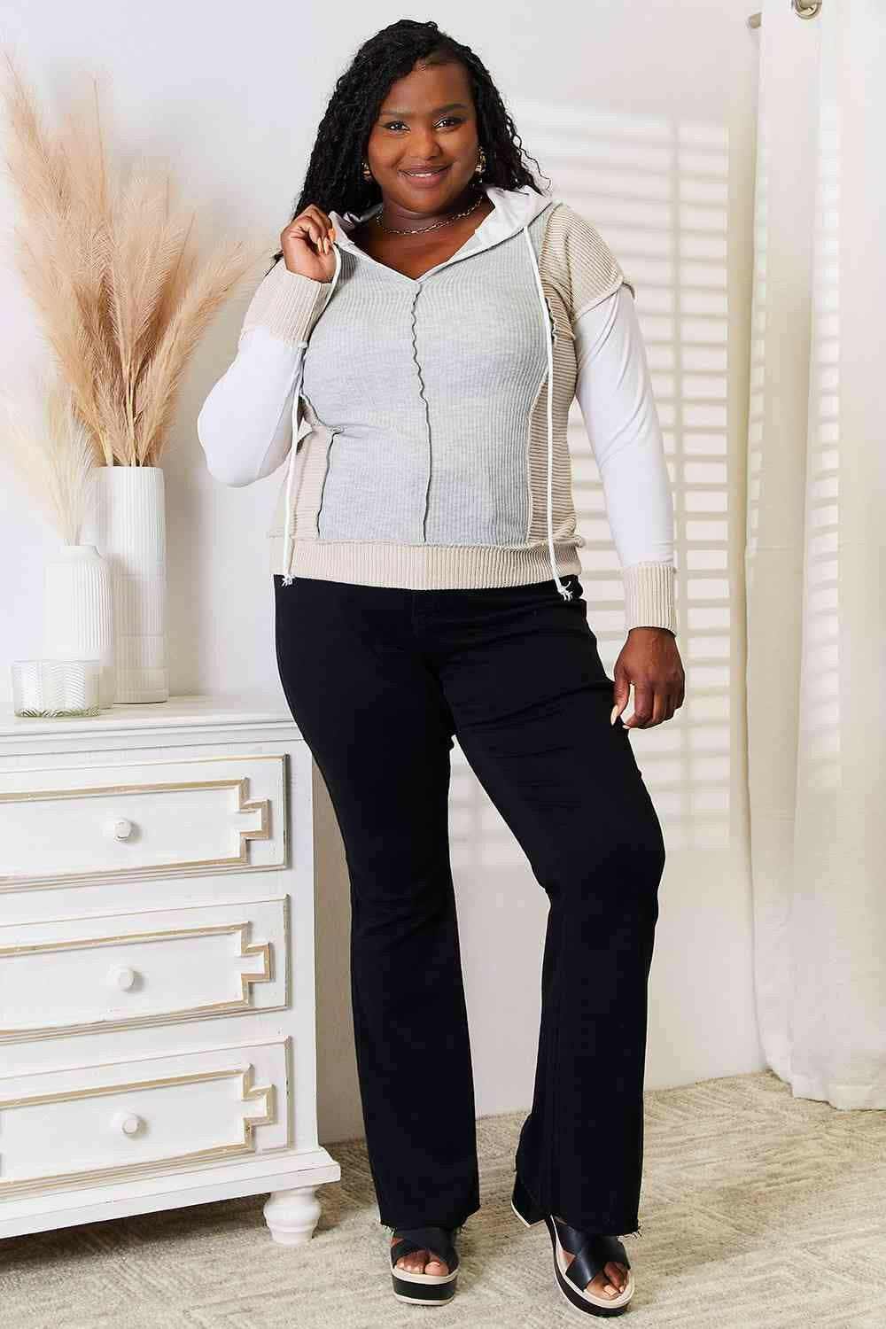 Chic color block hoodie with seam details