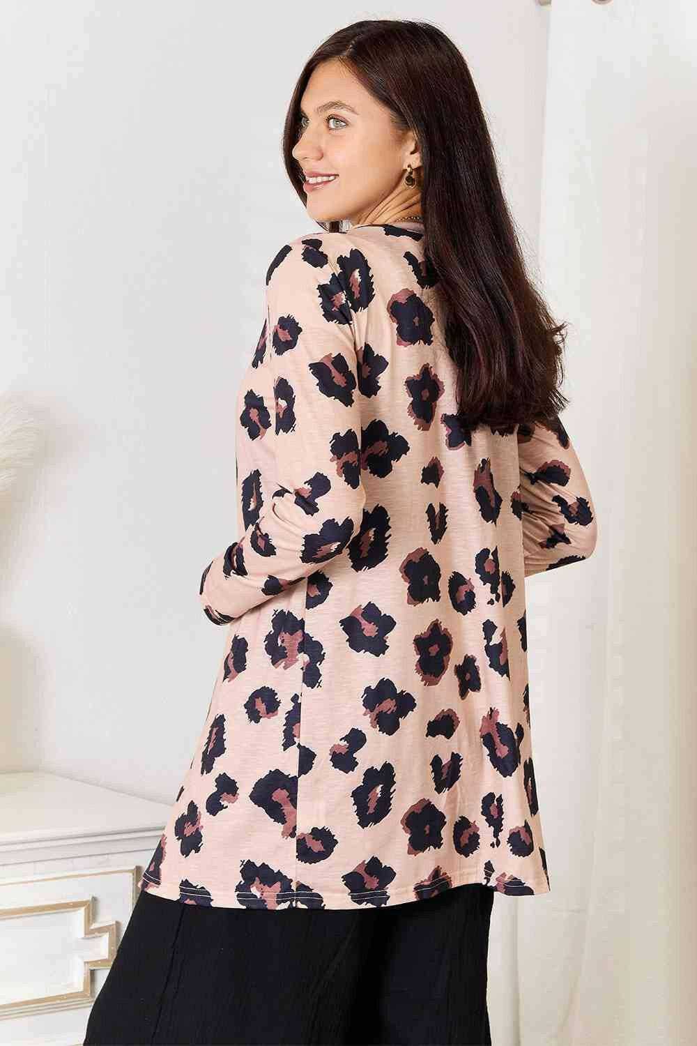 Chic button-up cardigan with print