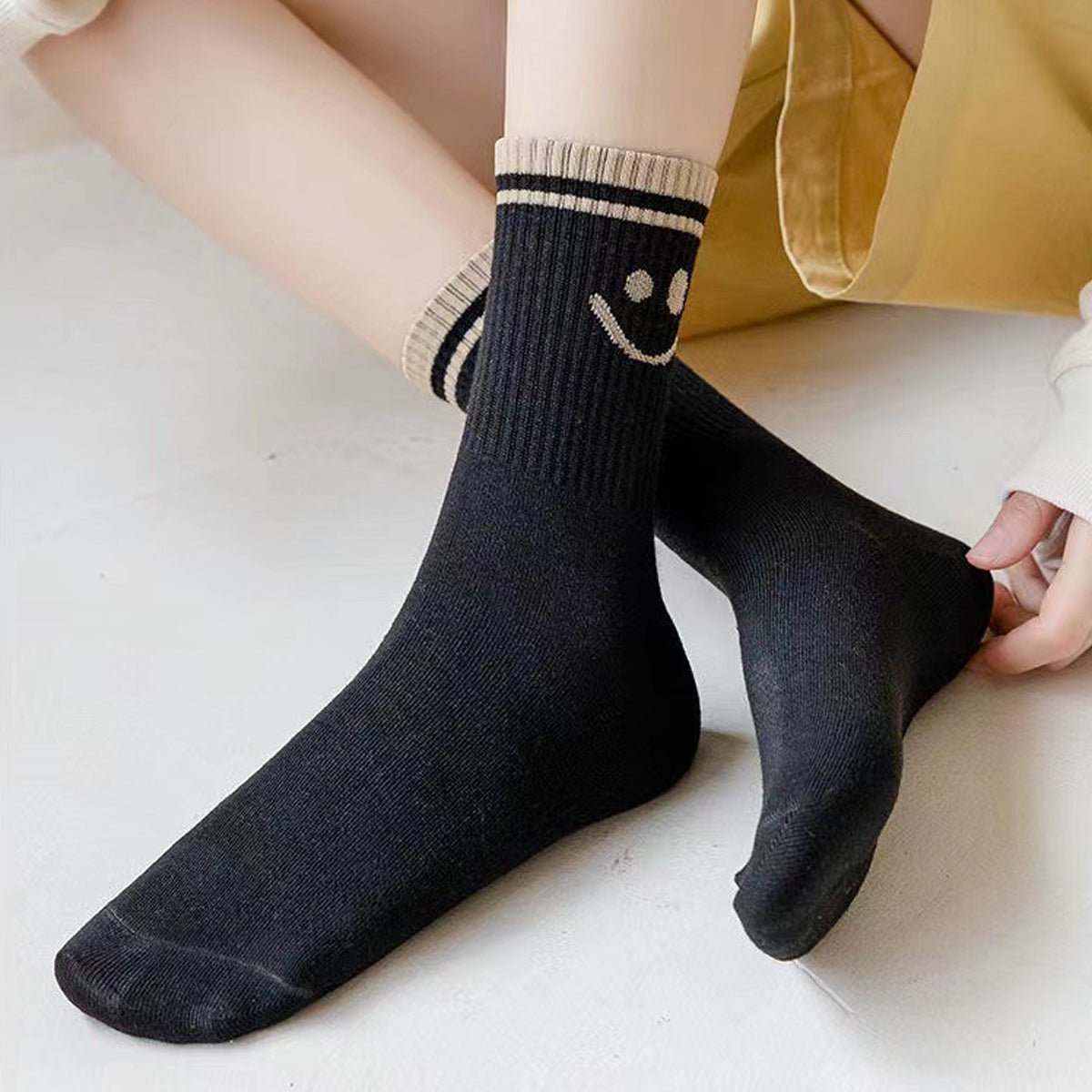5 Pairs Smiley Face Crew Socks – Cute Cotton Socks for Women