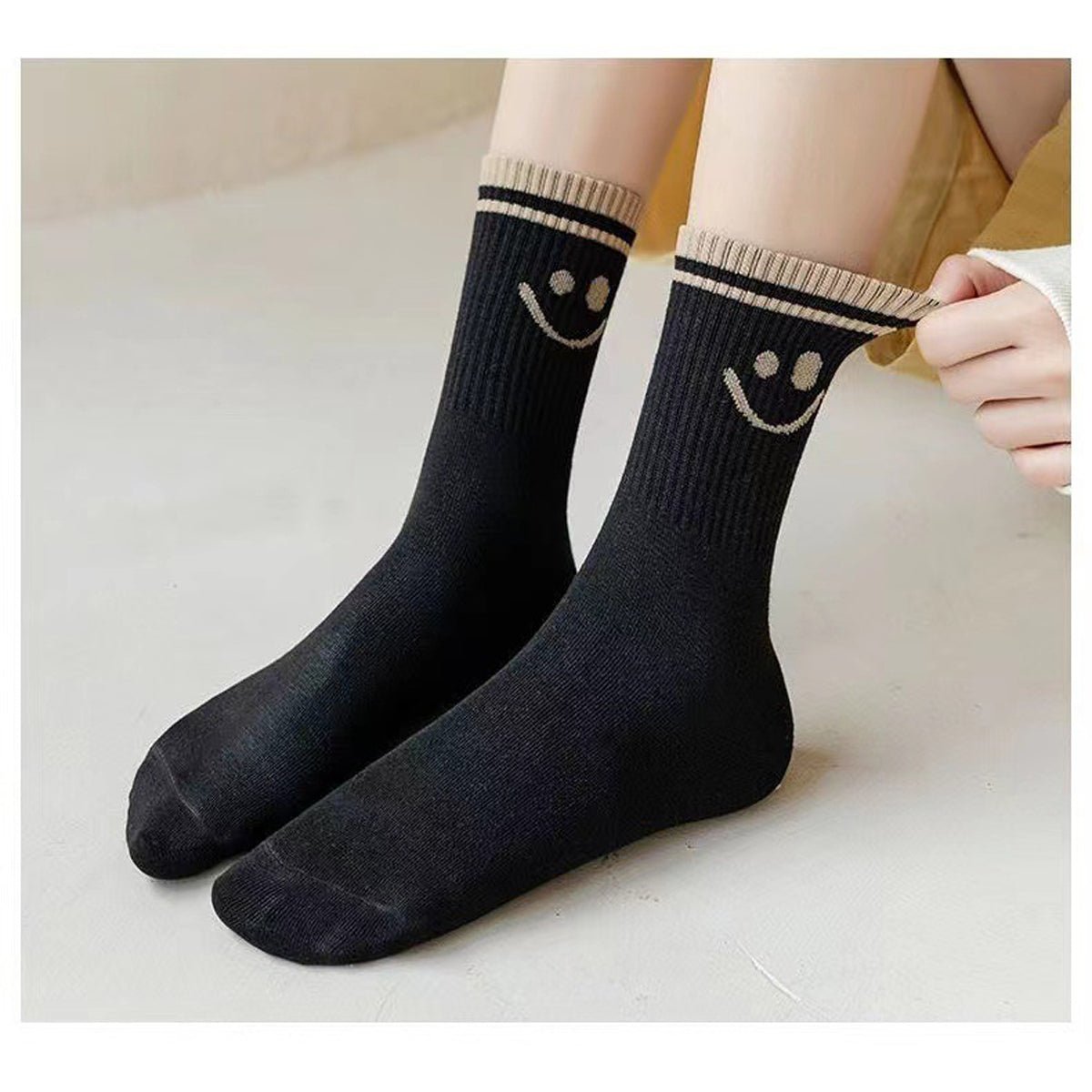 5 Pairs Smiley Face Crew Socks – Cute Cotton Socks for Women