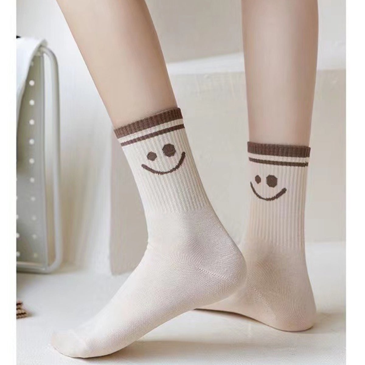 5 Pairs Smiley Face Crew Socks – Cute Cotton Socks for Women