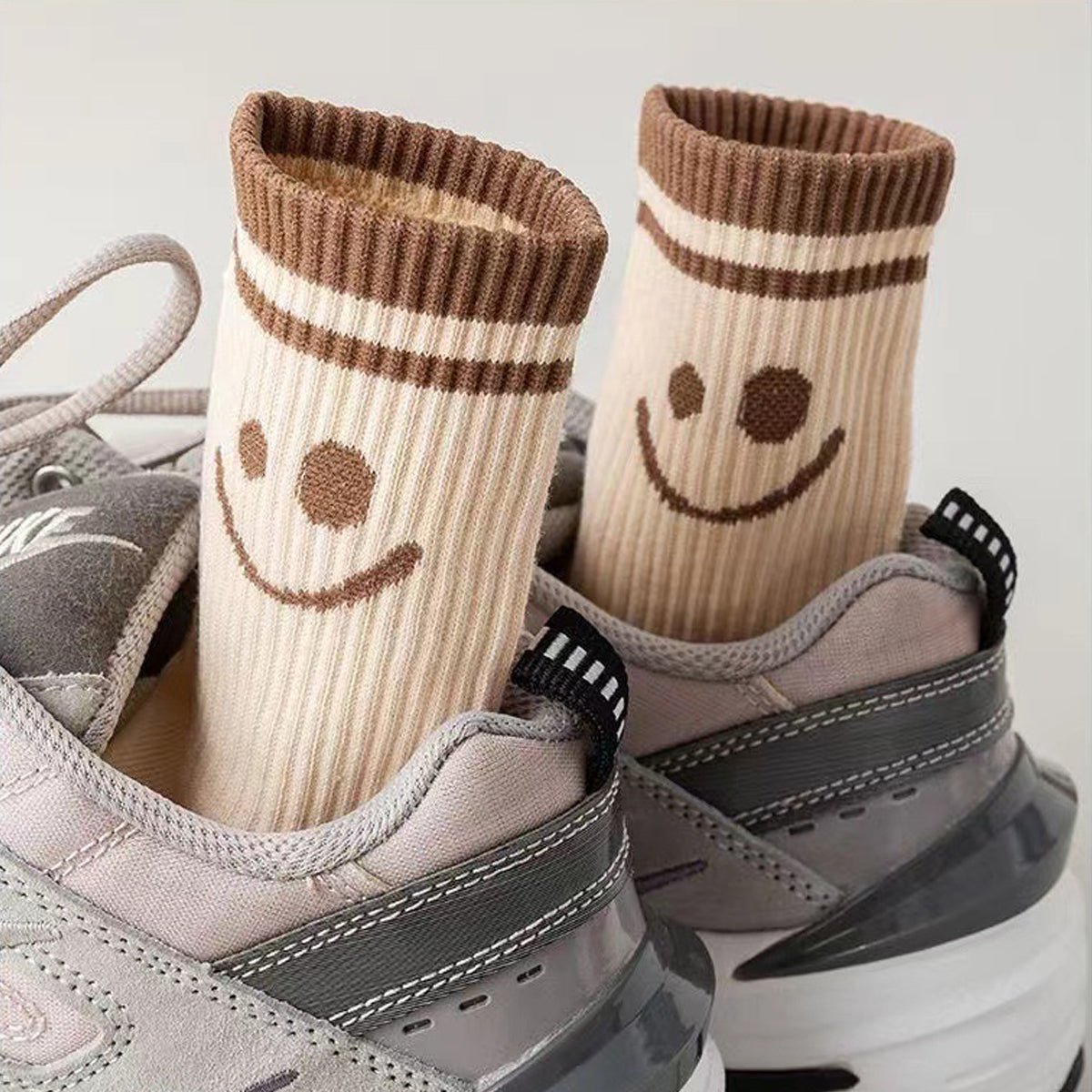 5 Pairs Smiley Face Crew Socks – Cute Cotton Socks for Women