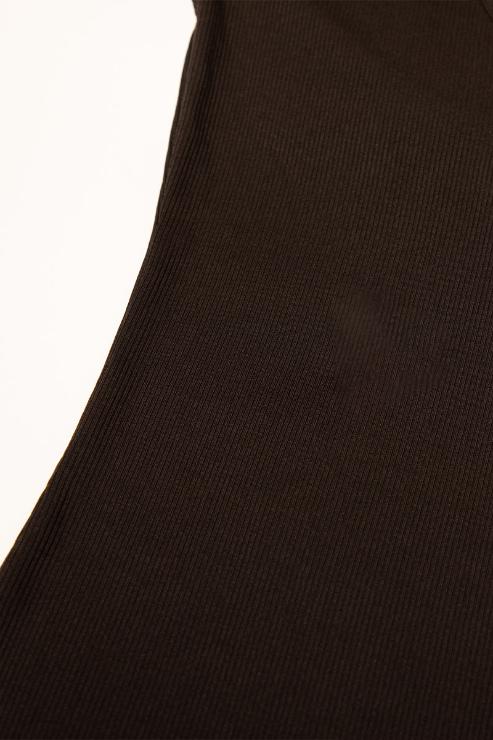 Ribbed V-Neck Sleeveless Top (CAPELLA)