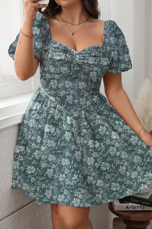 Casual plus size non-stretch flowers jacquard pleated short sleeve mini dress