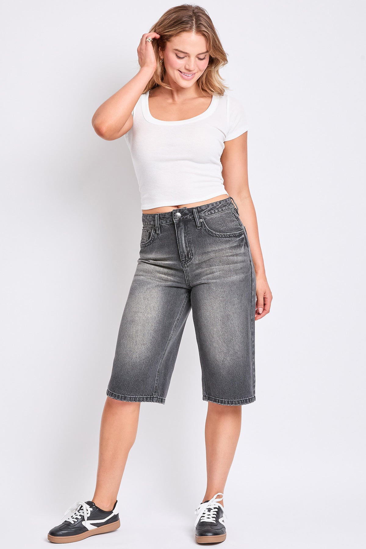 Women's Relaxed Fit Wide Leg Jorts