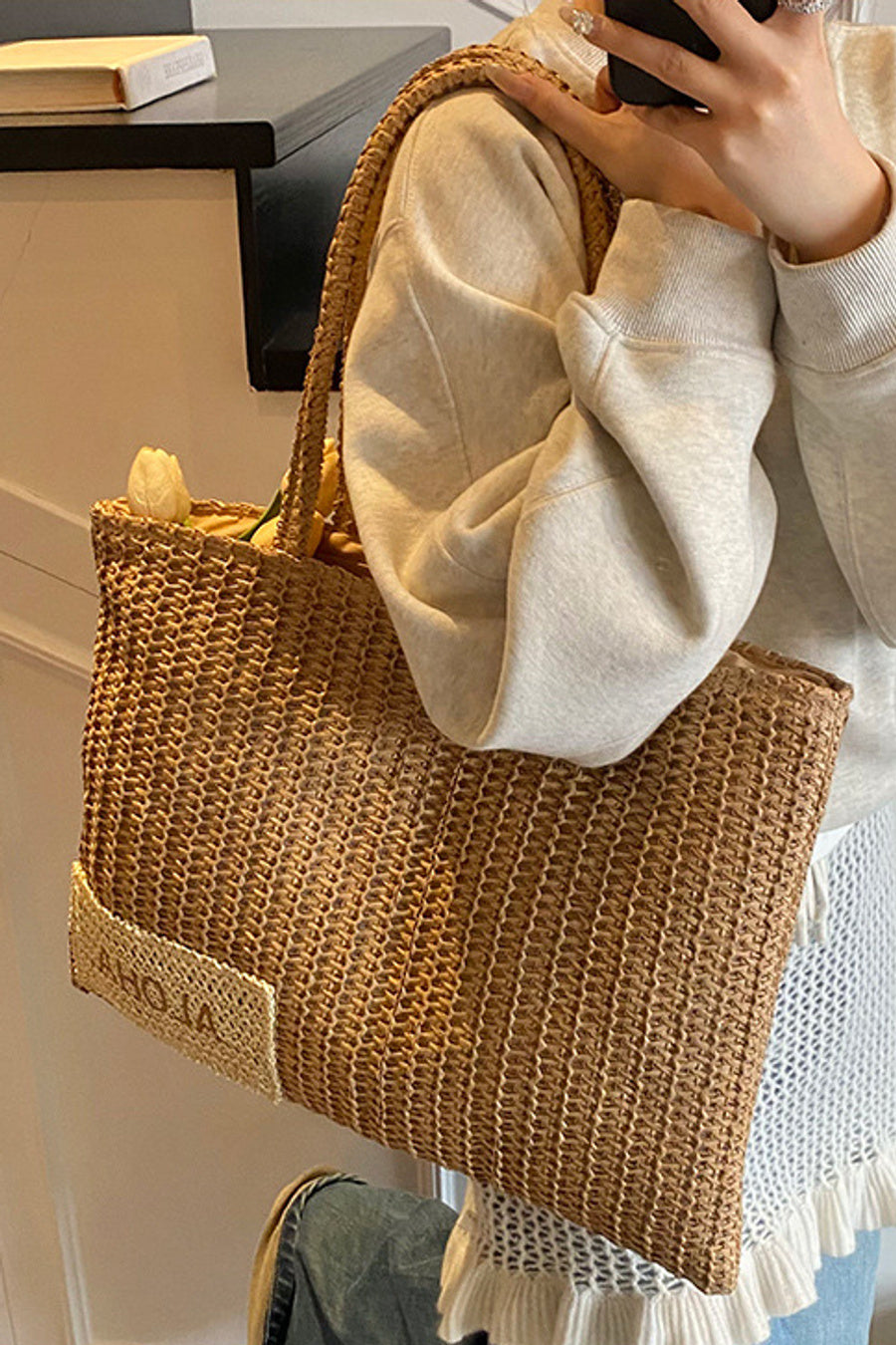 Stylish new letter embroidery high-capacity zip-up shoulder bag