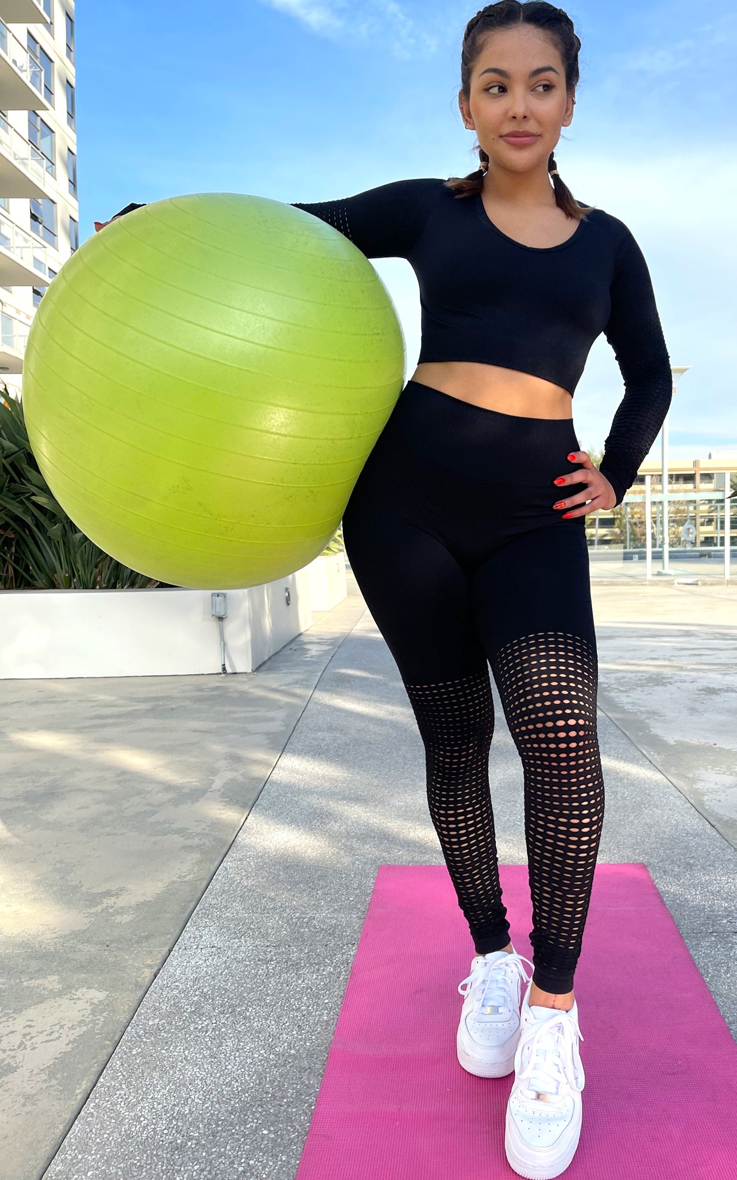 Yogalicious: Cutout Activewear Set in Black