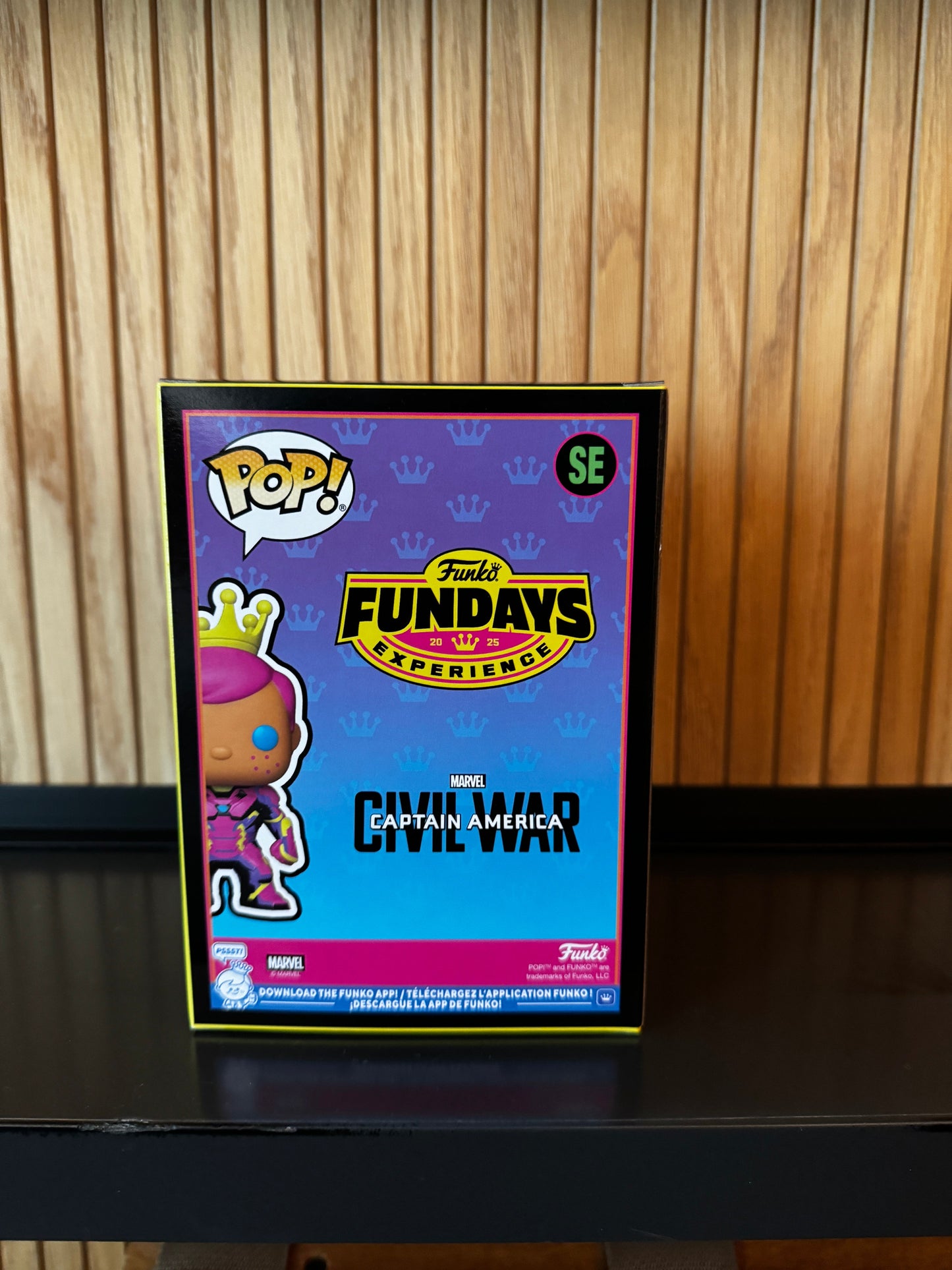Funko Fundays Experience 2025: Pop! Originals MARVEL Freddy Funko as Iron Man (Blacklight) LE500