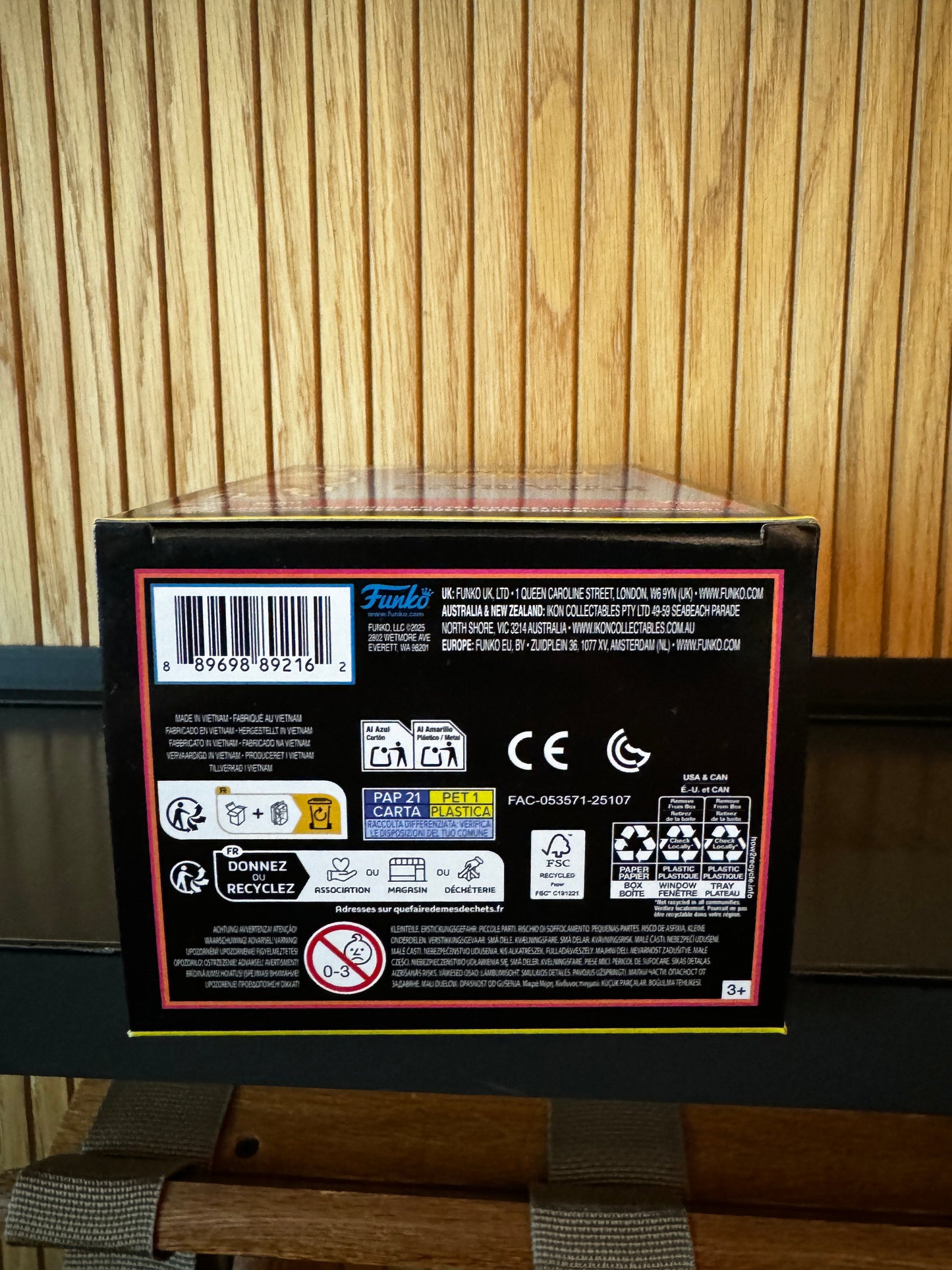 Funko Fundays Experience 2025: Pop! Originals MARVEL Freddy Funko as Iron Man (Blacklight) LE500