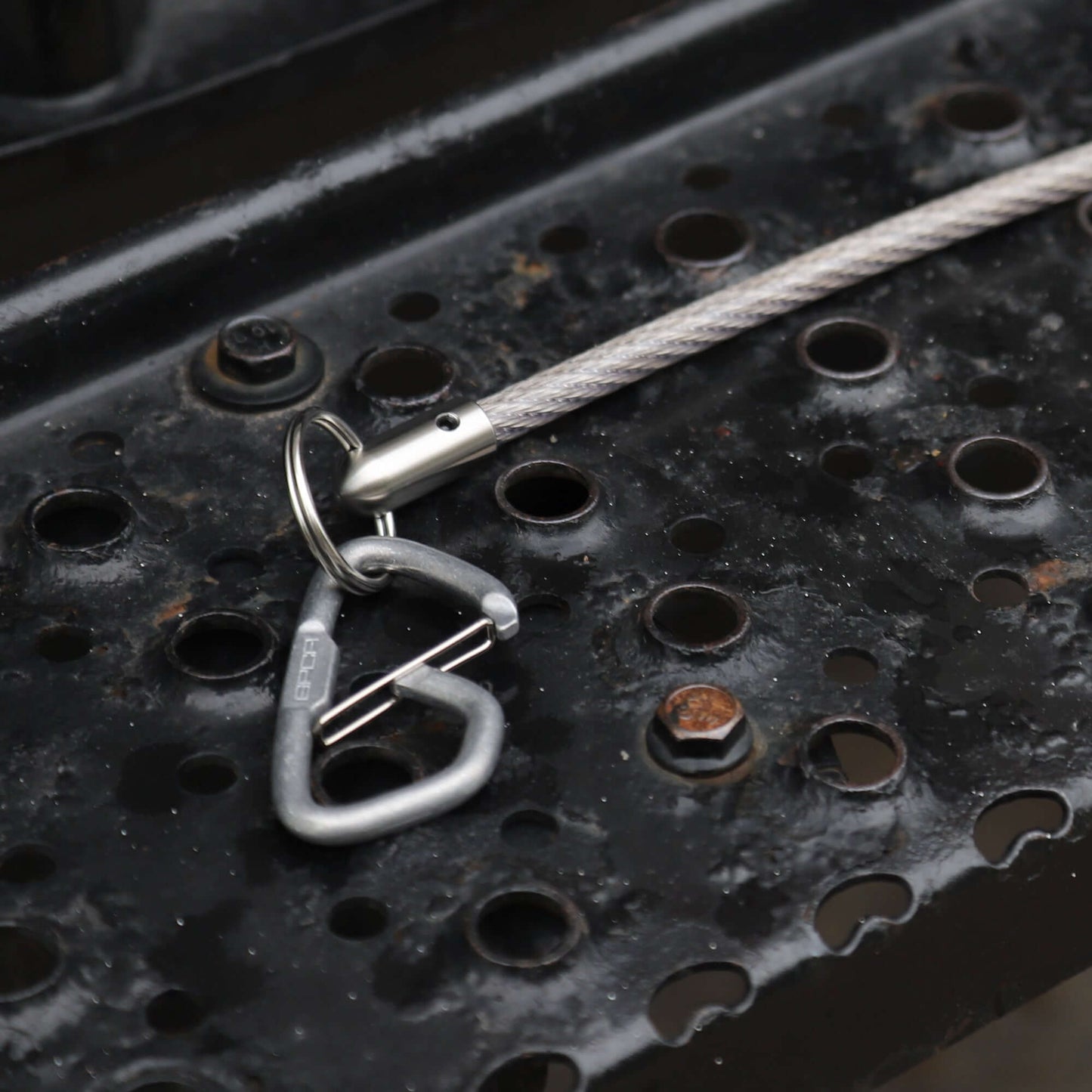 Stinger Stainless Steel Spiked Monkey Fist: Car Emergency Window Breaker + GPCA Carabiner Loop LITE (1 PC)