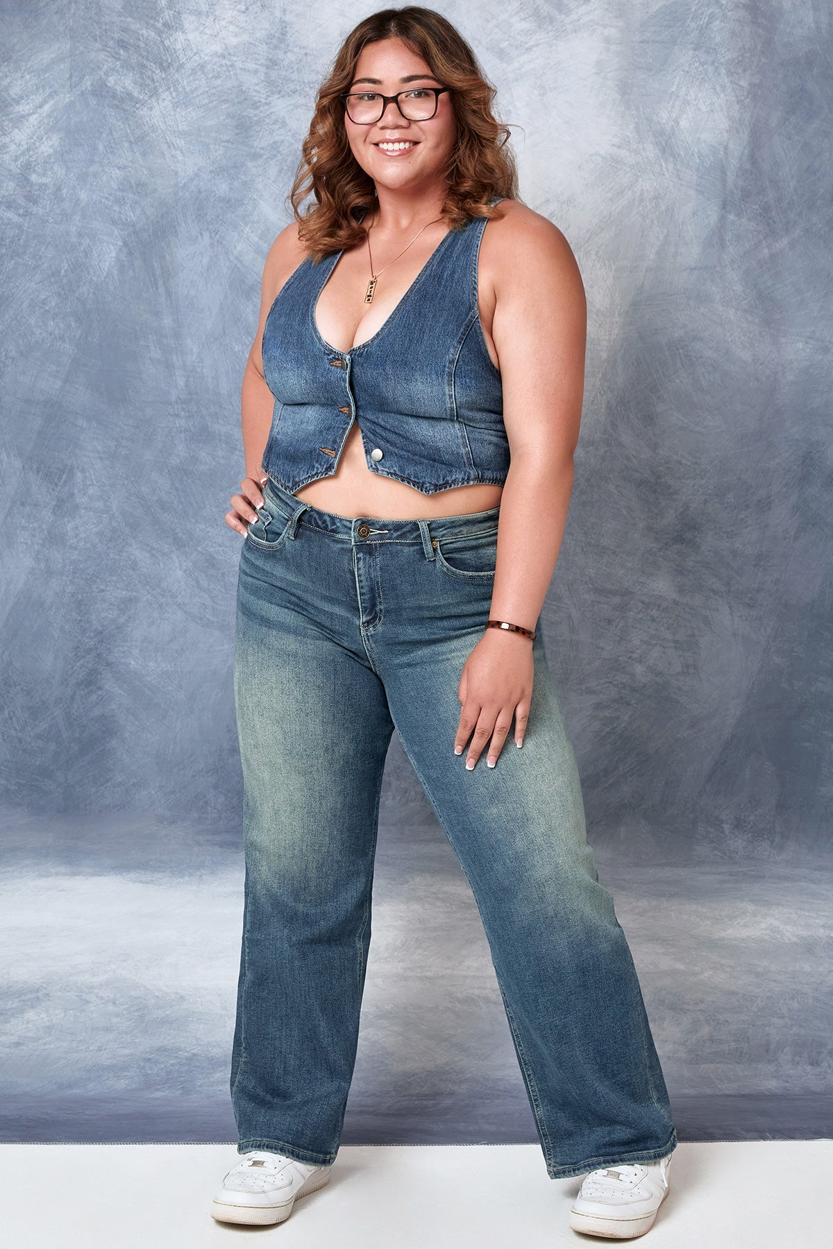 Women's Luxe Mid Rise Wide Leg Jeans