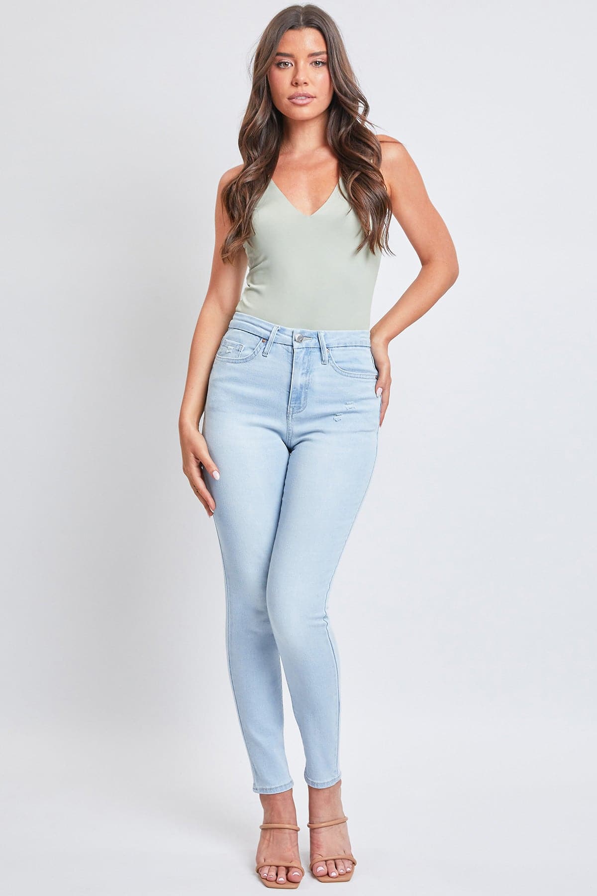 Women’s Curvy Fit Skinny Jeans