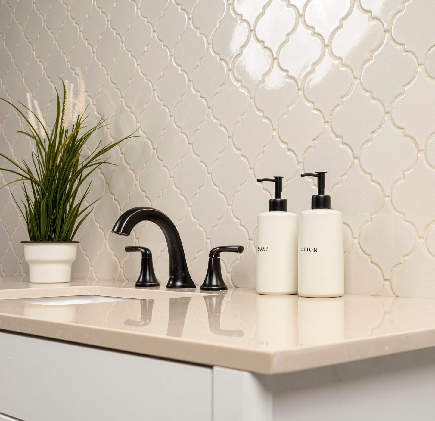 Antique White Arabesque 10.83" x 15.5" Glazed Ceramic Mesh-Mounted Mosaic Wall Tile Pattern-MSI Collection