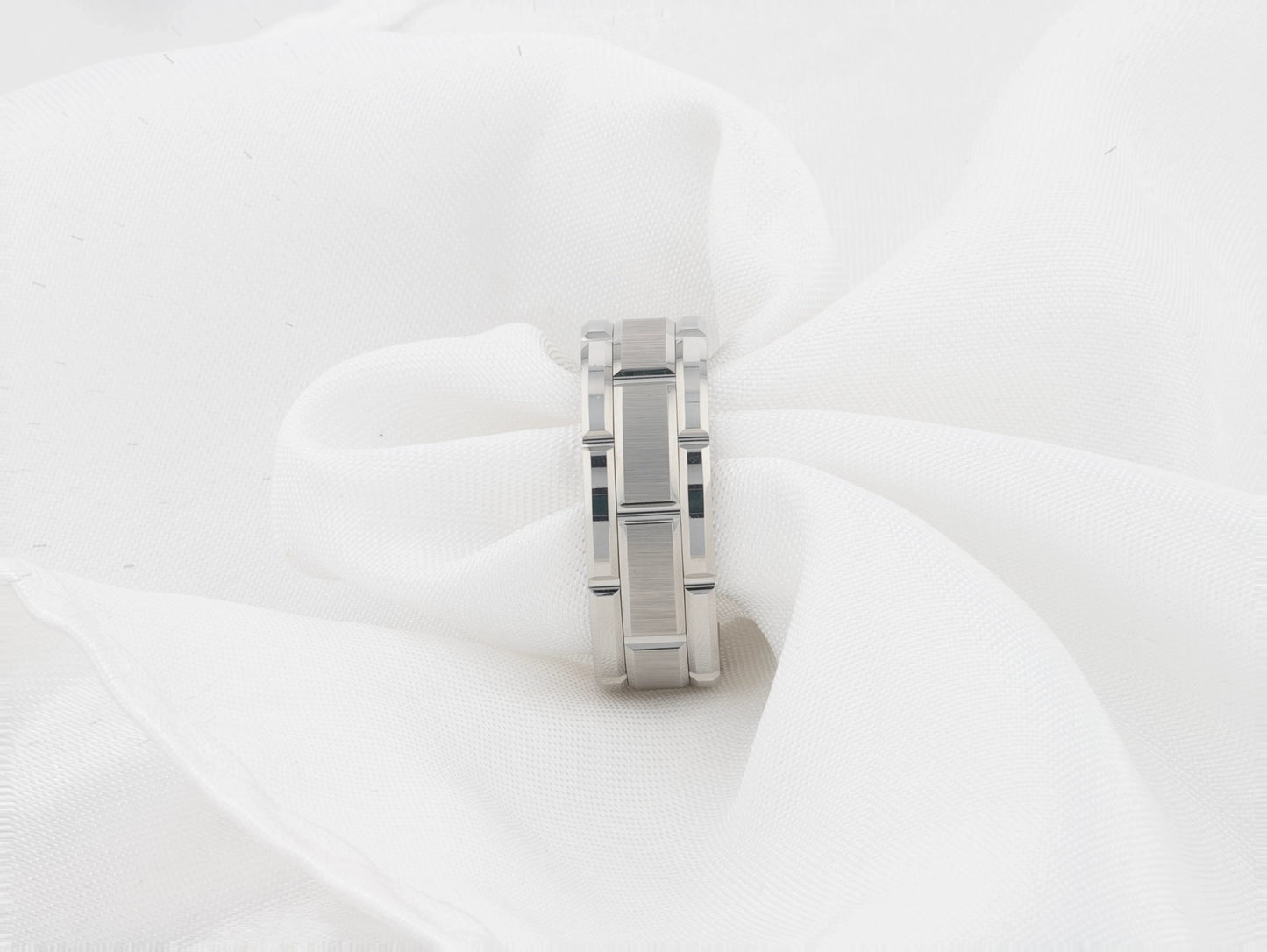 WARWICK Beveled Tungsten Carbide Wedding Band with Brush Finished Center and Alternating Grooves - 8mm