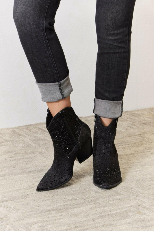 Sparkling Rhinestone Cowgirl Booties with a Touch of Glamour