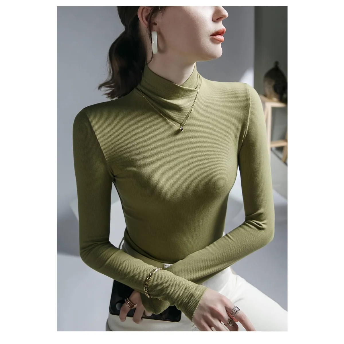 Long-Sleeved Fleece Pullover