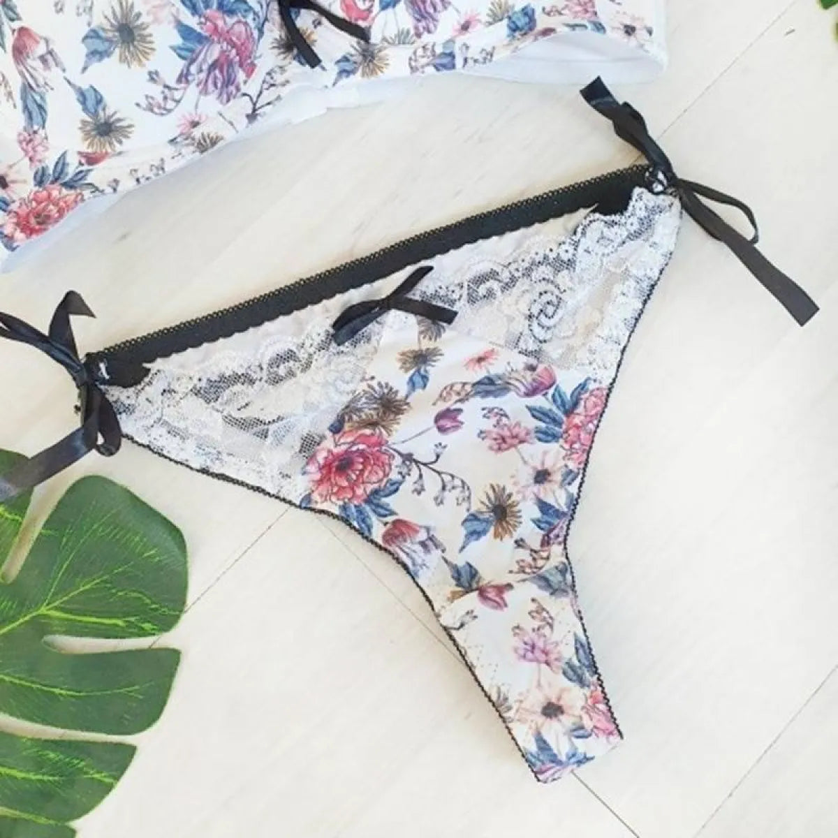 Sexy Floral Bra - Thong Set