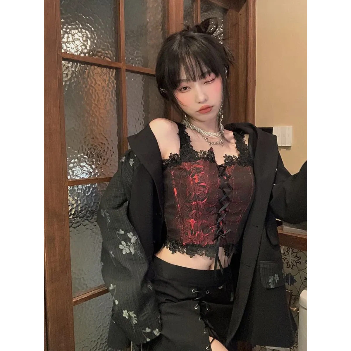 Gothic Lace-Up Crop Top – Sleeveless Vintage Design