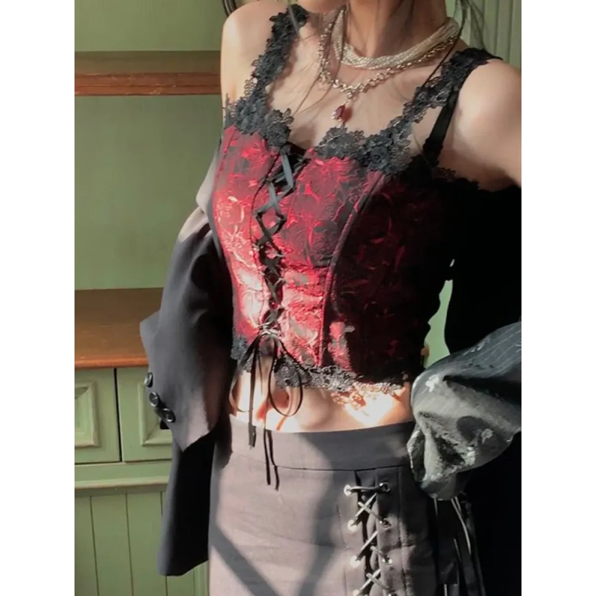 Gothic Lace-Up Crop Top – Sleeveless Vintage Design